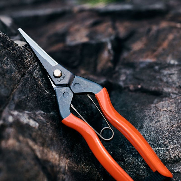 Niwaki Garden Snips | For slender stems, flowers, fruit & veg