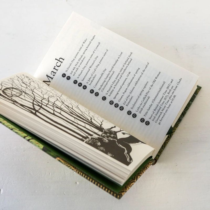 The Almanac | A Seasonal Guide To 2026 by Lia Leendertz